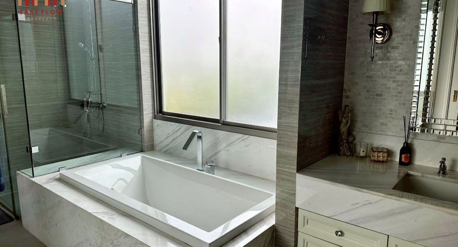 For sale 4 ベッドルーム house in Bueng Kum, Bangkok