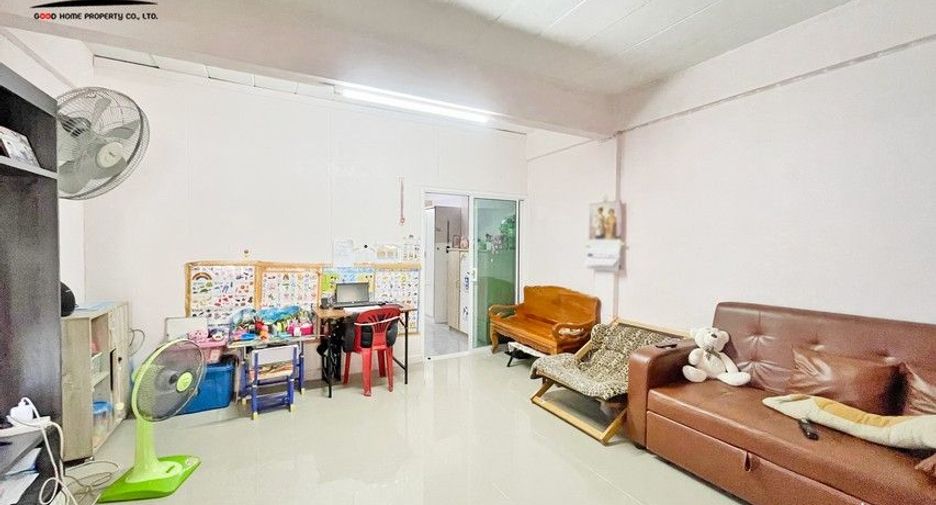 For sale 2 bed townhouse in Mueang Samut Sakhon, Samut Sakhon