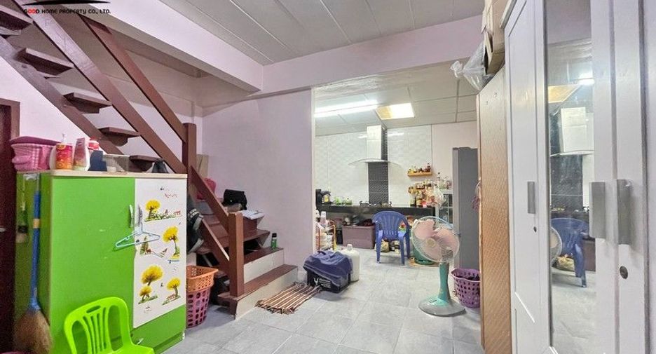 For sale 2 bed townhouse in Mueang Samut Sakhon, Samut Sakhon