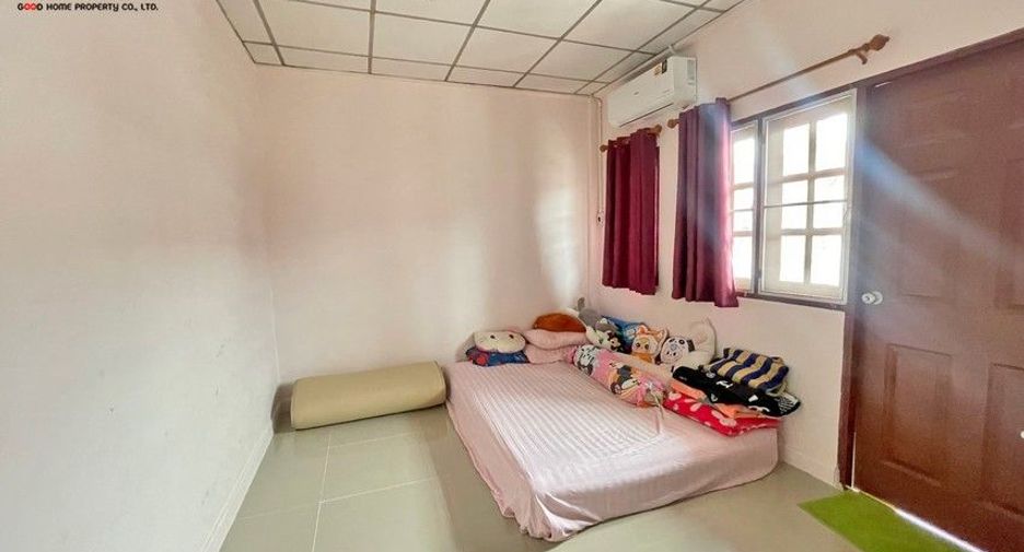 For sale 2 bed townhouse in Mueang Samut Sakhon, Samut Sakhon