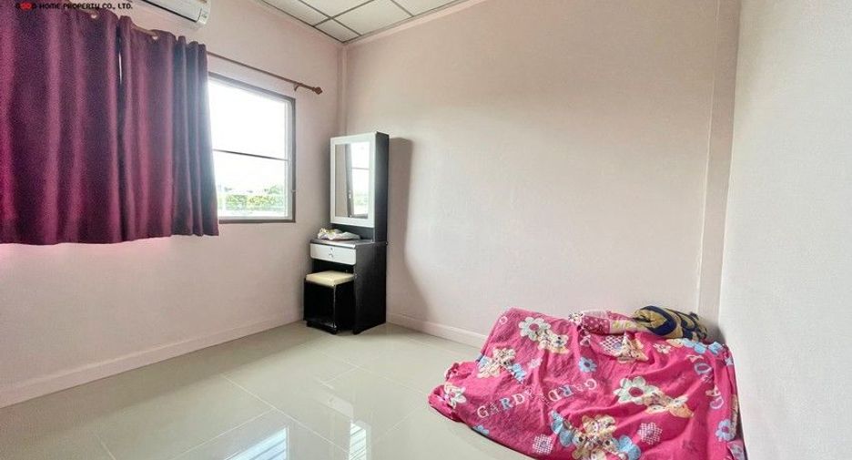 For sale 2 bed townhouse in Mueang Samut Sakhon, Samut Sakhon
