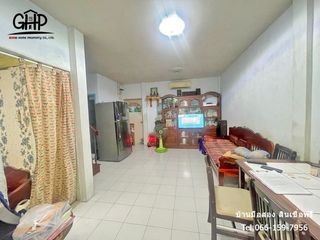 For sale 4 bed townhouse in Mueang Samut Sakhon, Samut Sakhon