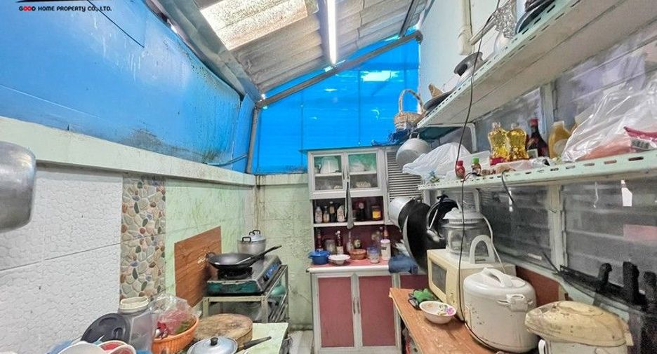 For sale 4 bed townhouse in Mueang Samut Sakhon, Samut Sakhon