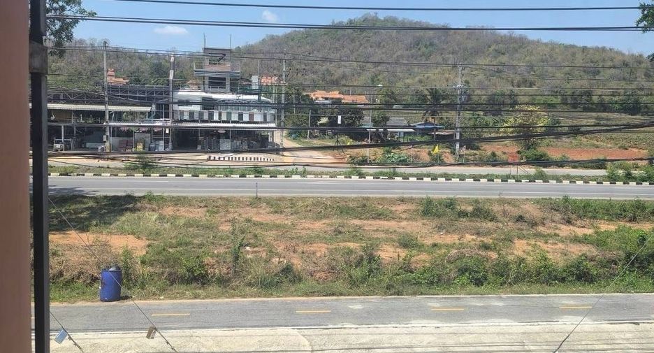 For rent and for sale 2 bedrooms retail Space in Pran Buri, Prachuap Khiri Khan