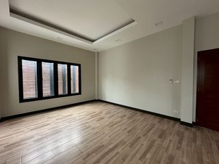 For sale 3 bedrooms house in Thawi Watthana, Bangkok