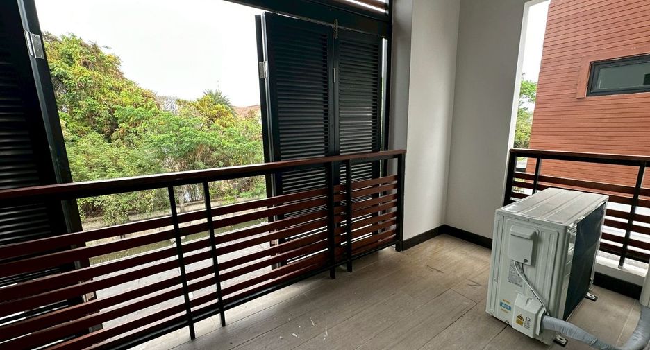 For sale 3 bedrooms house in Thawi Watthana, Bangkok