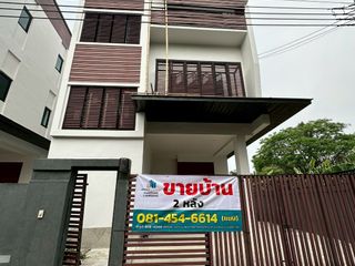 For sale 3 bedrooms house in Thawi Watthana, Bangkok