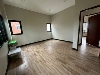 For sale 3 bedrooms house in Thawi Watthana, Bangkok