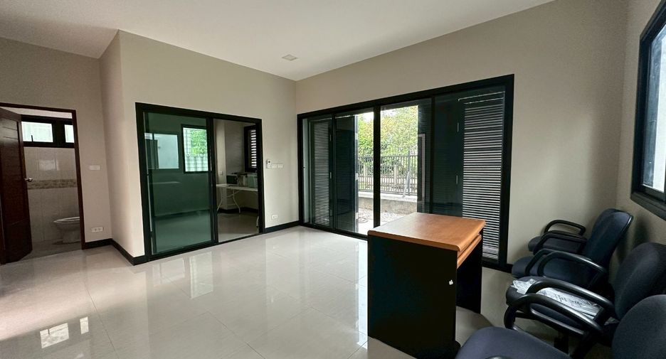 For sale 3 bedrooms house in Thawi Watthana, Bangkok
