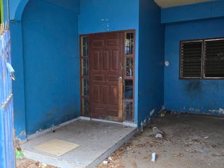 For sale 2 bed townhouse in Mueang Uttaradit, Uttaradit