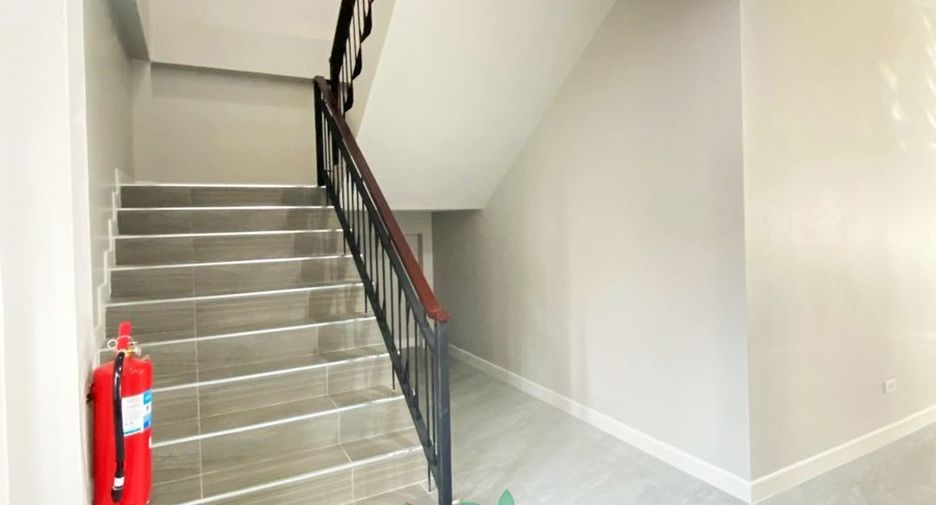 Oficina en venta en Pak Kret, Nonthaburi