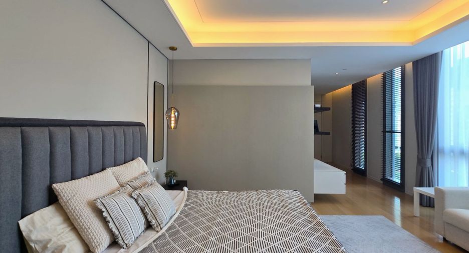For rent and for sale 2 bedrooms condo in Pathum Wan, Bangkok