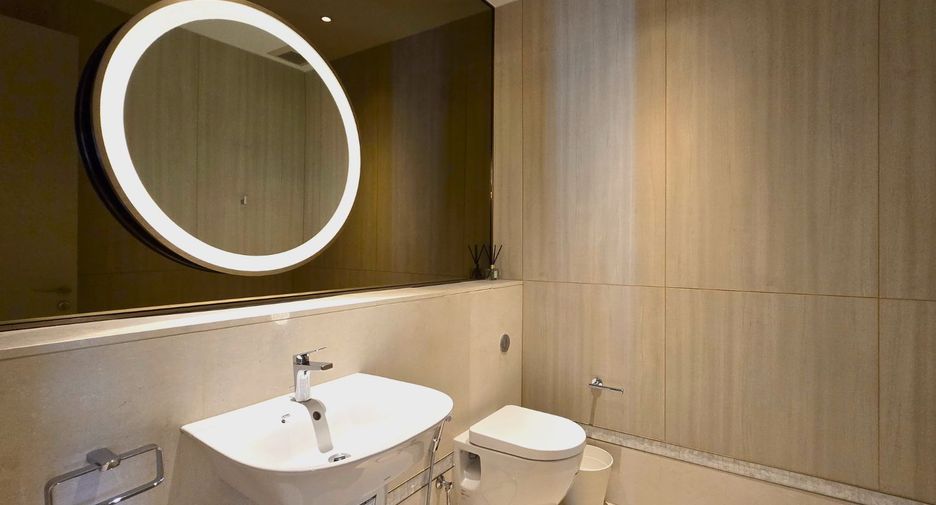 For rent and for sale 2 bedrooms condo in Pathum Wan, Bangkok