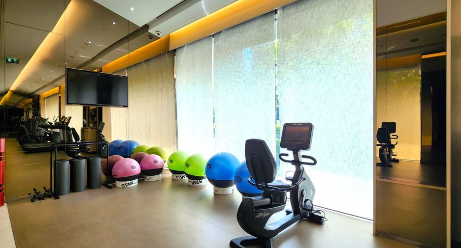 For rent and for sale 2 bedrooms condo in Pathum Wan, Bangkok