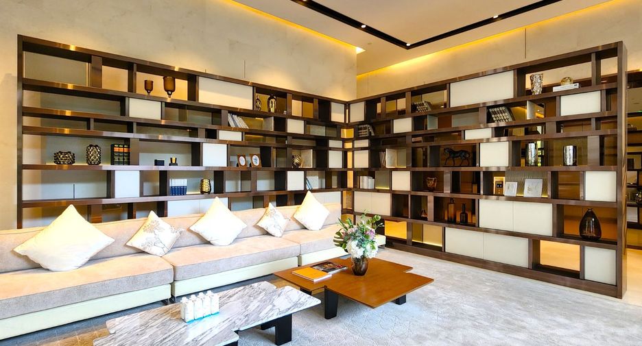 For rent and for sale 2 bedrooms condo in Pathum Wan, Bangkok