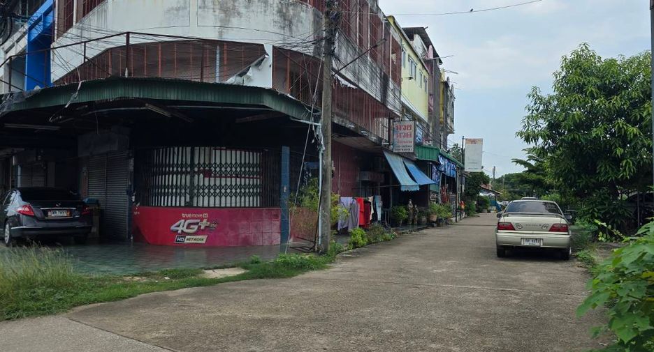 For rent and for sale 2 bed retail Space in Mueang Uttaradit, Uttaradit