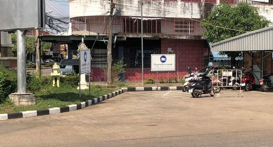 For rent and for sale 2 bed retail Space in Mueang Uttaradit, Uttaradit