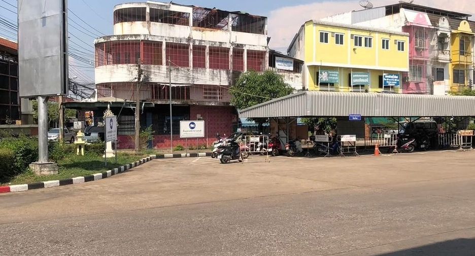 For rent and for sale 2 bed retail Space in Mueang Uttaradit, Uttaradit