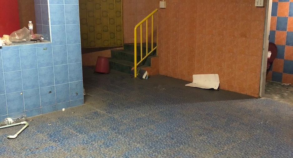 For rent and for sale 2 bed retail Space in Mueang Uttaradit, Uttaradit