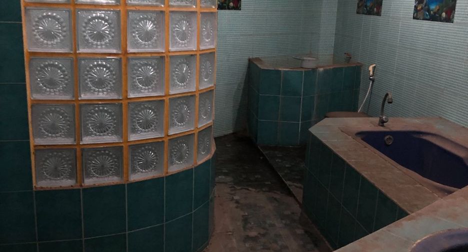 For rent and for sale 2 bed retail Space in Mueang Uttaradit, Uttaradit