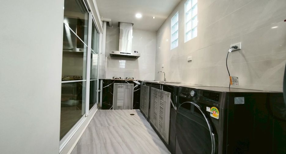 Reihenhaus zur Miete mit 3 Zimmer in Prawet, Bangkok