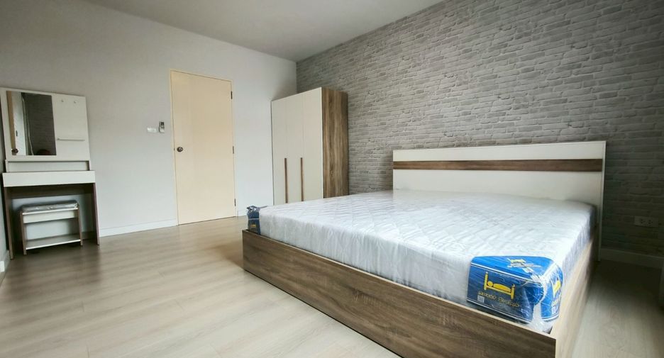 For rent 2 bedrooms townhouse in Bang Phli, Samut Prakan
