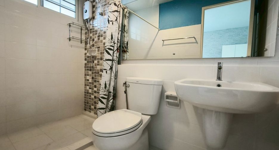For rent 2 bedrooms townhouse in Bang Phli, Samut Prakan