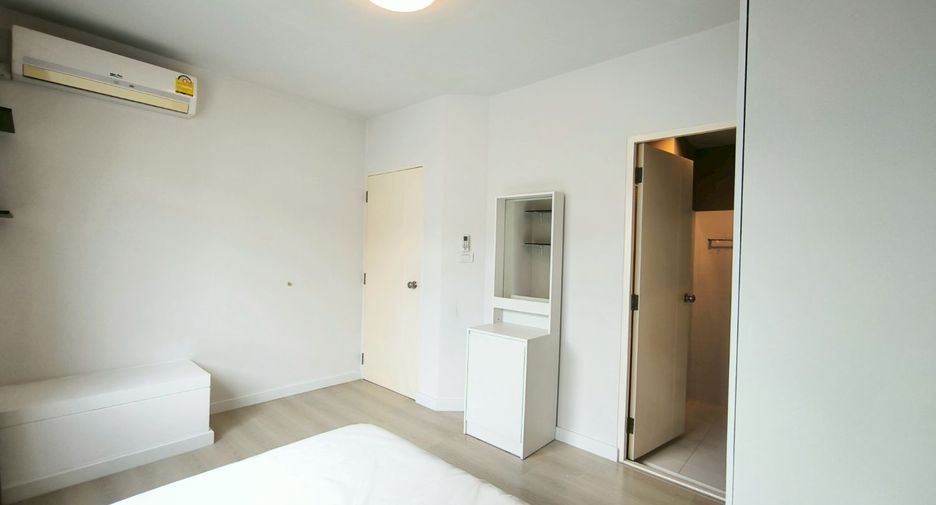 For rent 2 bedrooms townhouse in Bang Phli, Samut Prakan