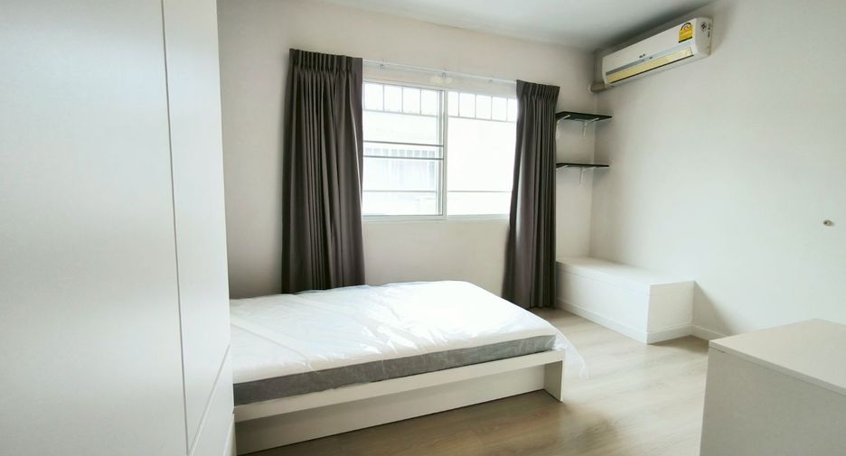 For rent 2 bedrooms townhouse in Bang Phli, Samut Prakan