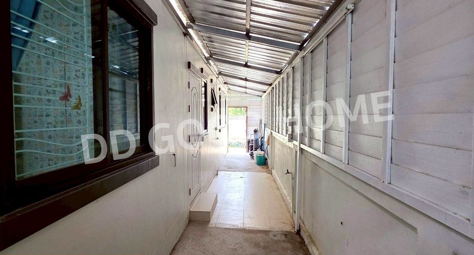 For sale 3 bedrooms house in Mueang Nakhon Ratchasima, Nakhon Ratchasima