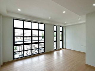 For sale 4 Beds office in Sai Mai, Bangkok
