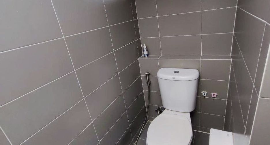 For sale 3 bedrooms townhouse in Khlong Sam Wa, Bangkok