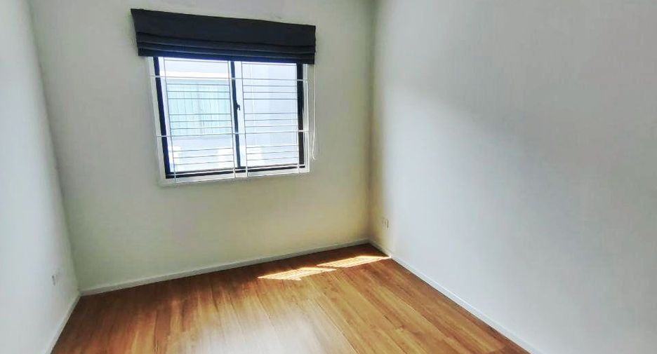For sale 3 bedrooms townhouse in Khlong Sam Wa, Bangkok