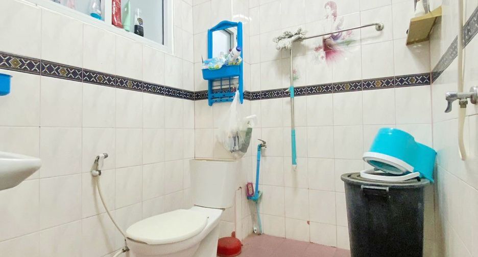 For sale 3 bed townhouse in Mueang Samut Sakhon, Samut Sakhon