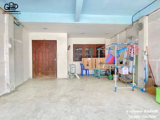 For sale 3 bed townhouse in Mueang Samut Sakhon, Samut Sakhon