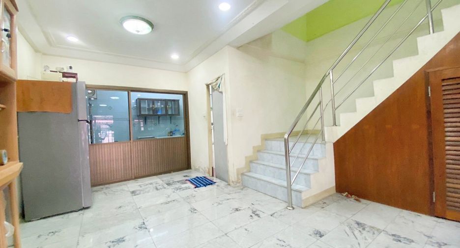 For sale 3 bed townhouse in Mueang Samut Sakhon, Samut Sakhon