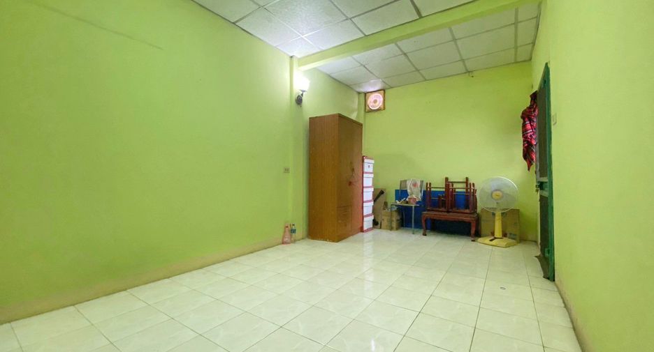 For sale 3 bed townhouse in Mueang Samut Sakhon, Samut Sakhon