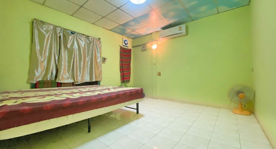 For sale 3 bed townhouse in Mueang Samut Sakhon, Samut Sakhon