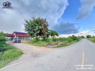 For sale 2 bed house in Song Phi Nong, Suphan Buri