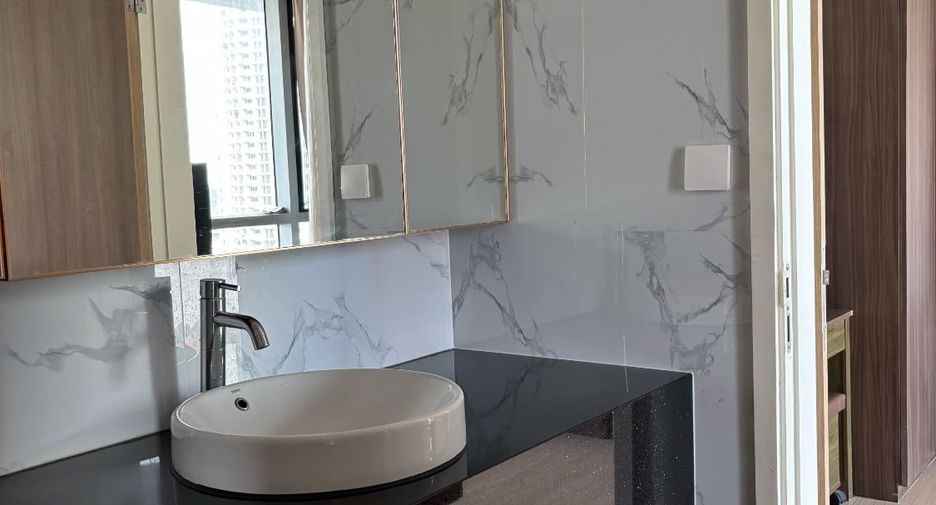 For sale 3 bedrooms condo in Yan Nawa, Bangkok