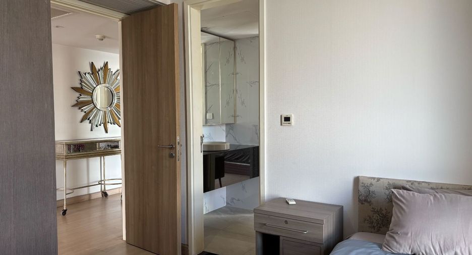 For sale 3 bedrooms condo in Yan Nawa, Bangkok