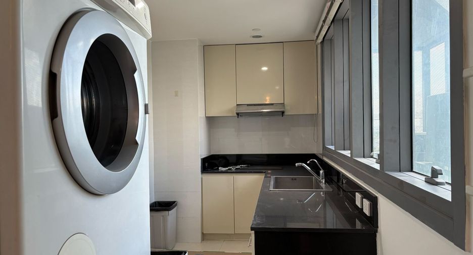For sale 3 bedrooms condo in Yan Nawa, Bangkok