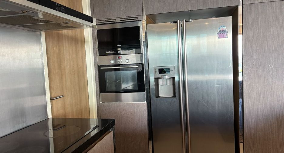 For sale 3 bedrooms condo in Yan Nawa, Bangkok