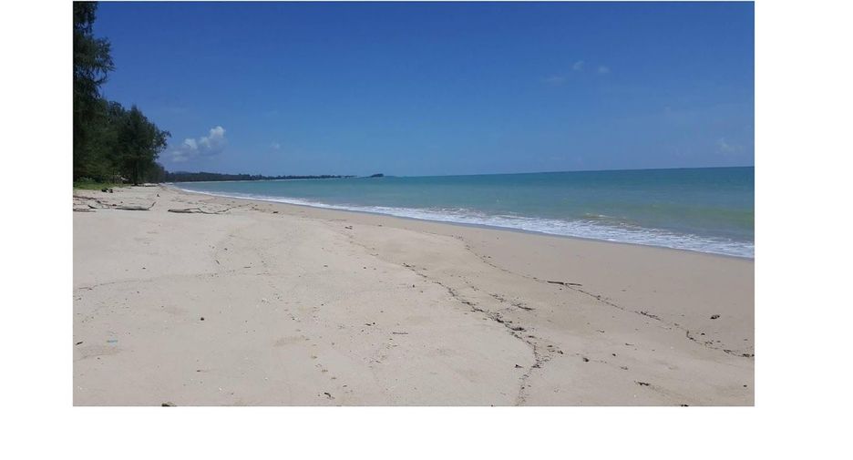 Terreno en venta en Takua Pa, Phang Nga