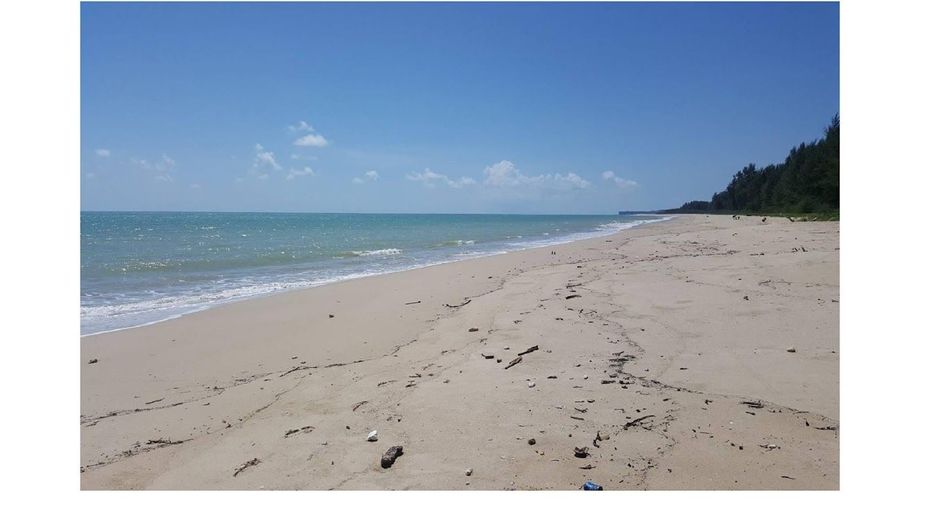 Terreno en venta en Takua Pa, Phang Nga