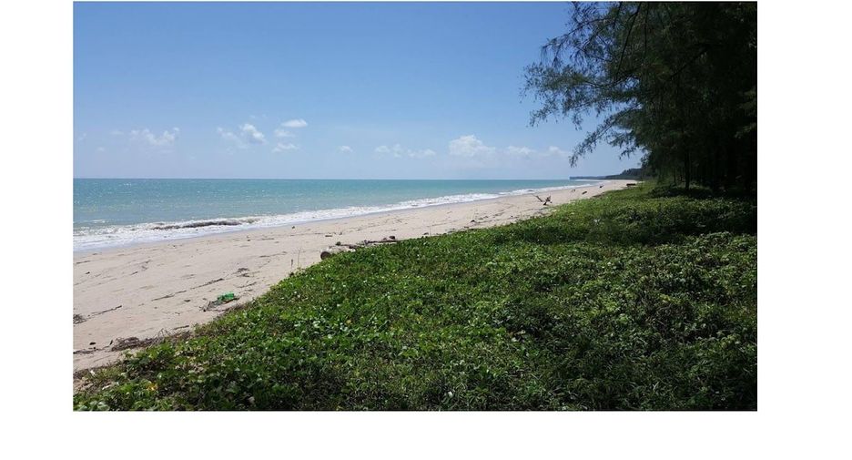 Terreno en venta en Takua Pa, Phang Nga