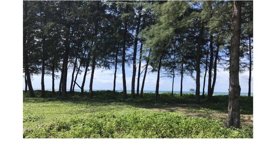 Terreno en venta en Takua Pa, Phang Nga