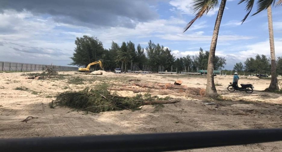 Terreno en venta en Takua Pa, Phang Nga
