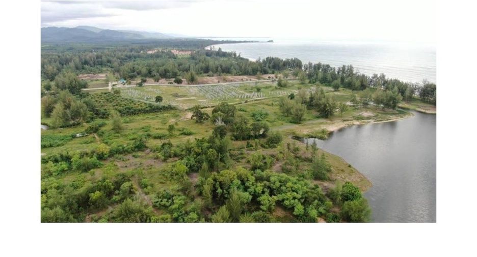 Terreno en venta en Takua Pa, Phang Nga
