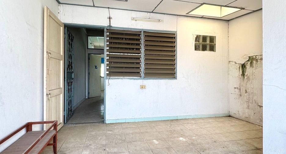 For sale 4 bedrooms retail Space in Bang Khen, Bangkok